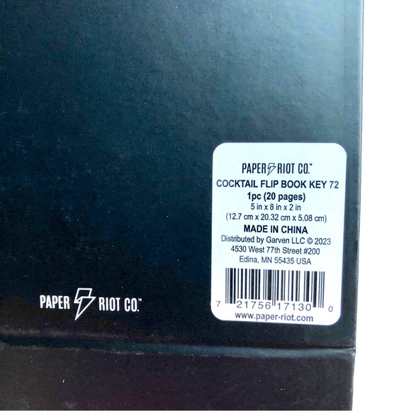 NEW COCKTAIL FLIP BOOK classic & signature cocktails - Picture 3 of 15